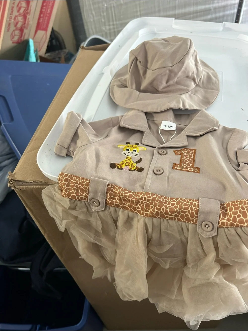 N/A cute giraffe